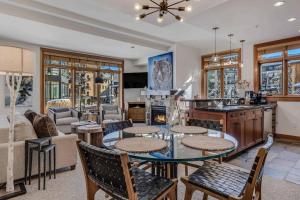 Capitol Peak Lodge 3222 by Snowmass Mountain Lodging