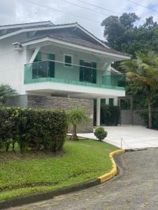Casa de Praia em Condomínio Hanga Roa Bertioga