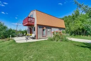 Cabin Near Cokato Lake with Outdoor Oasis and Views! - Becker