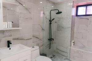 Oceanfront 3 Bedroom With Jacuzzi and Pool