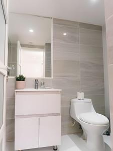 Oceanfront 3 Bedroom With Jacuzzi and Pool