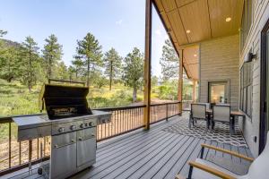 Luxe Pine Home with Tonto National Forest Access!