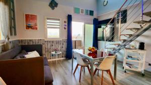 LEDEN - Vue magnifique sur le port, les chalets & la mer -