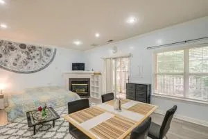 Day Trip to DC - Sterling Studio with Pool Access - 赫恩登