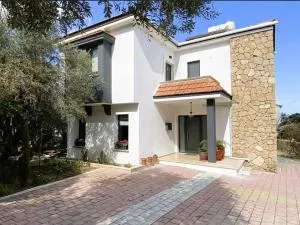 Villa Mulberry - Kyrenia North Cyprus - Karavas