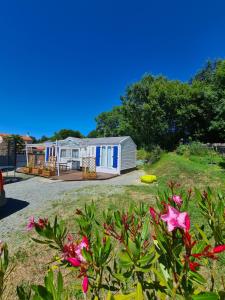 Campings Joli Mobil-Home avec terrain terrasse 10min du Puy duFou : photos des chambres