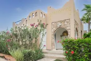 Ocean Breeze 2BR Escape Walk to the Waves - Tamellalt