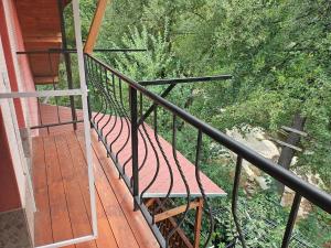 Стаи до реката