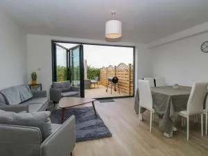 Widdington 2 Bernaleen Cottages - Docking