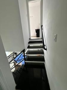 Sobrado na aviação em PG à duas quadras da Praia