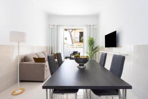 Two apartments 250m from las americas Beach