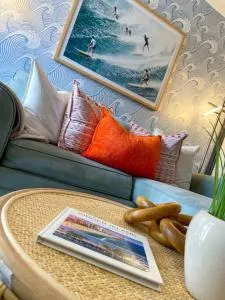 Cool Breeze Home -steps to the beach with Pool! - بالم بيتش شورز