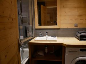 Appartement rénové 4 pers. avec balcon - Centre La Clusaz, proche piscine et commerces - FR-1-459-106
