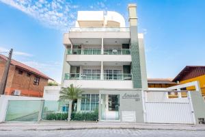 Excelente Localização a 200m da Praia de Bombinhas