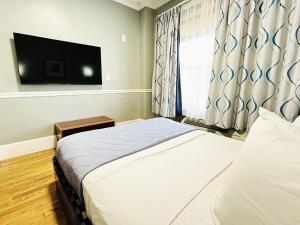 Standard Queen Room room in Ponce De Leon Hotel