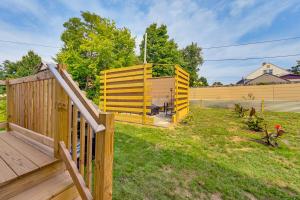 1 Mi to MGM Springfield: Cozy Winter Duplex!