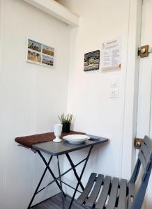 Studette 1km château Versailles check-in autonome