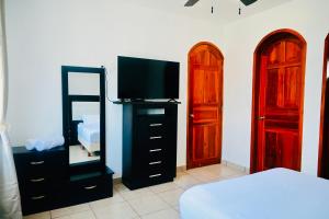 Alojamiento entero con vista al mar desde terraza y balcón