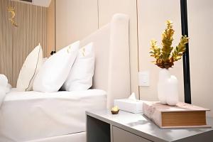 Seaside 1BR Retreat with Pool & Gym in Saadiyat Island