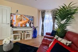 Modern Home near London ensuite room, 3 toilets - 阿夫雷