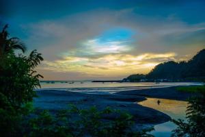 Ocean front Herradura Bay Condo, Costa Rica