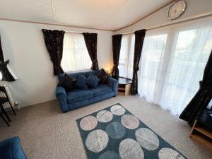 2 Bedroom Caravan NV13, Lower Hyde, Shanklin, Isle of Wight