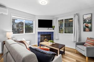 B111 Hot tub, ACx3, parking, coin laundry, near Banff