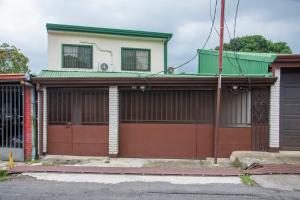 Alojamiento entero 1 km Juan Santamaría Airport