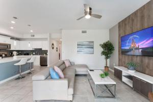 Modern Storey Lake Resort Disney Orlando 3141-103