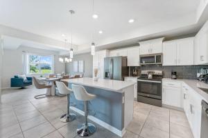 Modern Storey Lake Resort Disney Orlando 3141-103