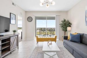 Modern Storey Lake Resort Disney Orlando 3161-305