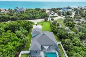 Seaside Serenity -Private Pool with Beach Access - Melbourne Shores