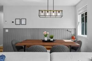 B111 Hot tub, ACx3, parking, coin laundry, near Banff - Banff