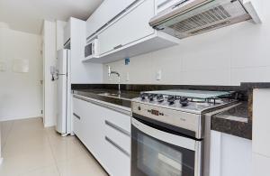 1035 Apartamento agradável e econômico para até 05 pessoas na praia do centro de Bombinhas