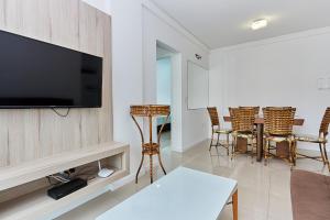 1035 Apartamento agradável e econômico para até 05 pessoas na praia do centro de Bombinhas