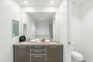 Downtown LA with the breathtaking view 2 bedrooms and parking space