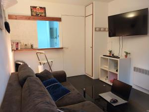 Studio dans résidence avec piscine à 50m de la mer