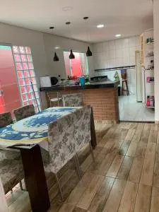 Casa com piscina - آراساريغواما