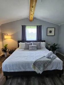 Lagoon View - Pool - Close to Siesta Key - Centrally Located - Sunrise