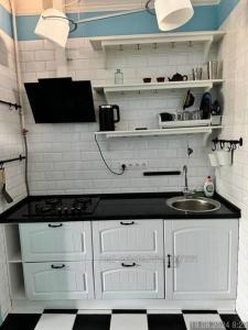 Біля Залізничного вокзалу вулиця Олени Степанівни 33б