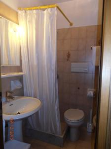 Quadruple Room with Balcony room in Hotel Alle Alpi