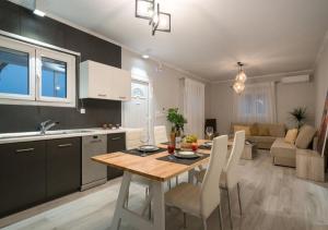 Villa with Private Pool in Pefkohori