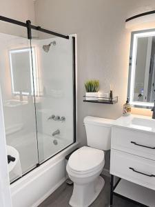 Cheerful & Relaxing 5 Location Pool Parking