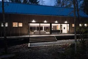 Modern Mountain Retreat - وودستوك