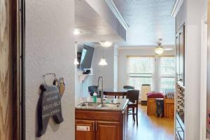 President Studio Pool-Spa Ski-in out Gym, Sauna, Laundry, BBQ