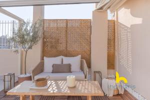 Romantic Rooftop with Acropolis View & Whirlpool!