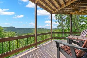 Luxury 4Br Game Room Hot tub long-range Mtn view