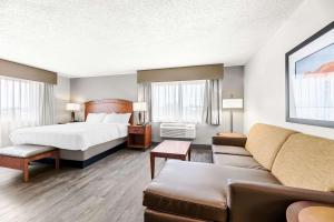 Oversized Queen Suite with Two Queen Beds - Non-Smoking room in Best Western Plus At Lake Powell