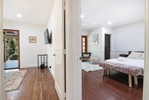 3-Bedroom Sherman Oaks House Near Universal Studios