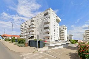 Apartments with parking space Zadar - 23525